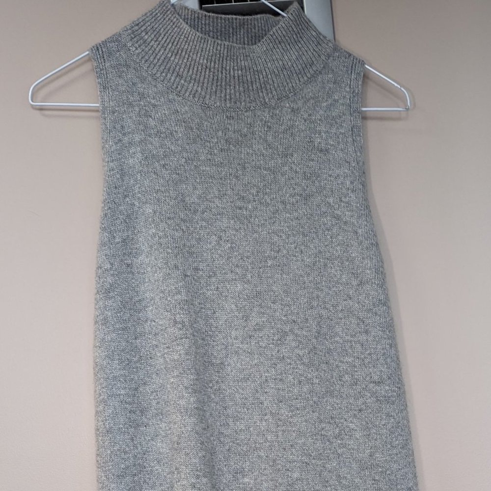 360 Cashmere Sweater Dress. Grey - Medium